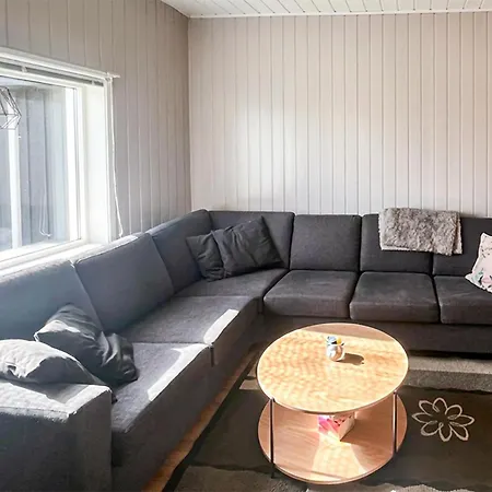 Dom wakacyjny In With House A Panoramic View Follafoss